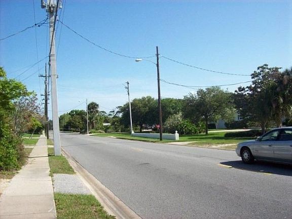 3rd image of 211 S Halifax Dr