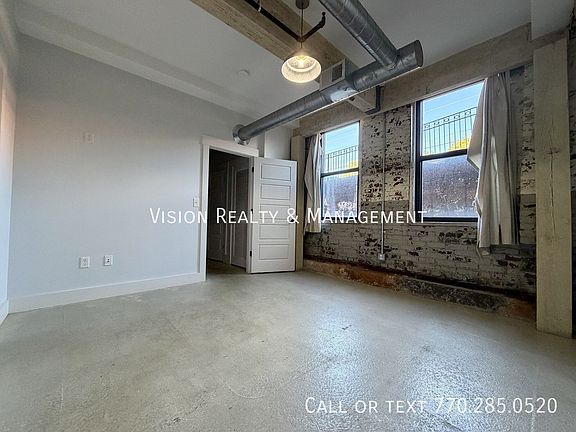 4th image of 202 Bradley St APT 8