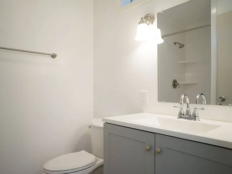 3222 Evergreen Cir #B — Photo 4