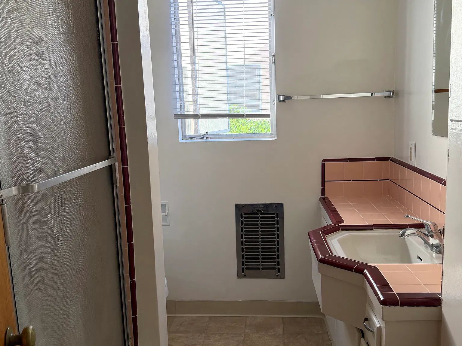 Studio, 425 sqft, $2,395 — Photo 3