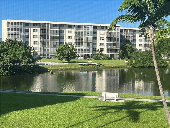 4th image of 2855 Leonard Dr APT H202