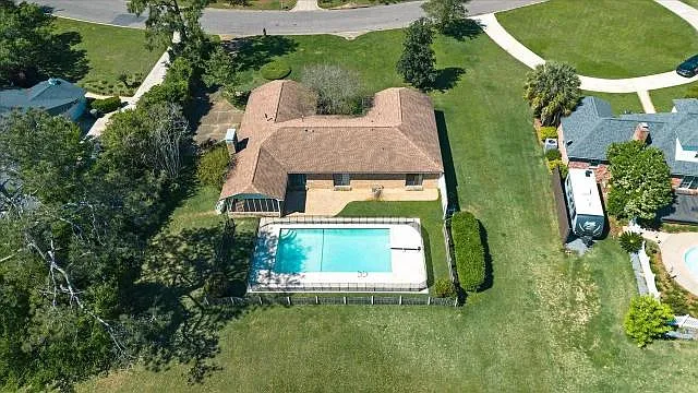4 bed, 2317 sqft, $4,500 — Photo 2