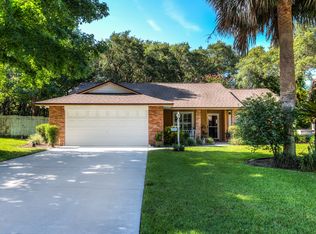 9909 Fairway Cir, Leesburg, FL 34788