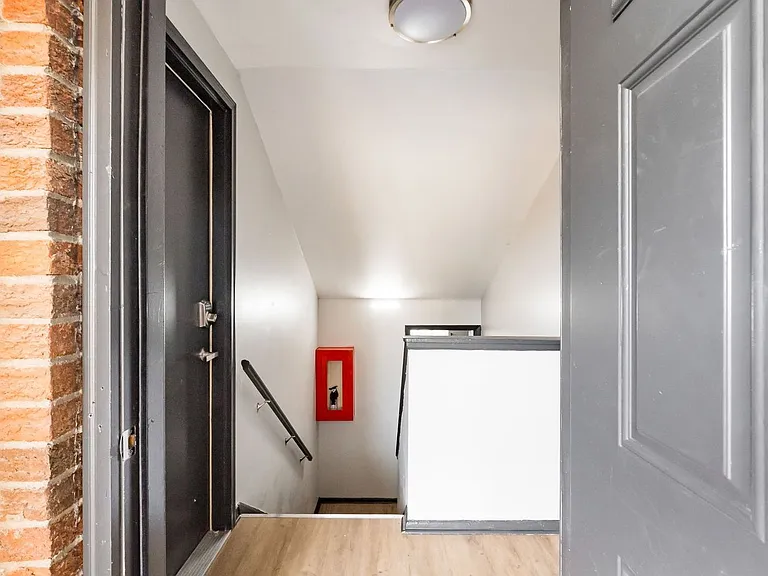 611 Riverview Dr #K — Photo 5