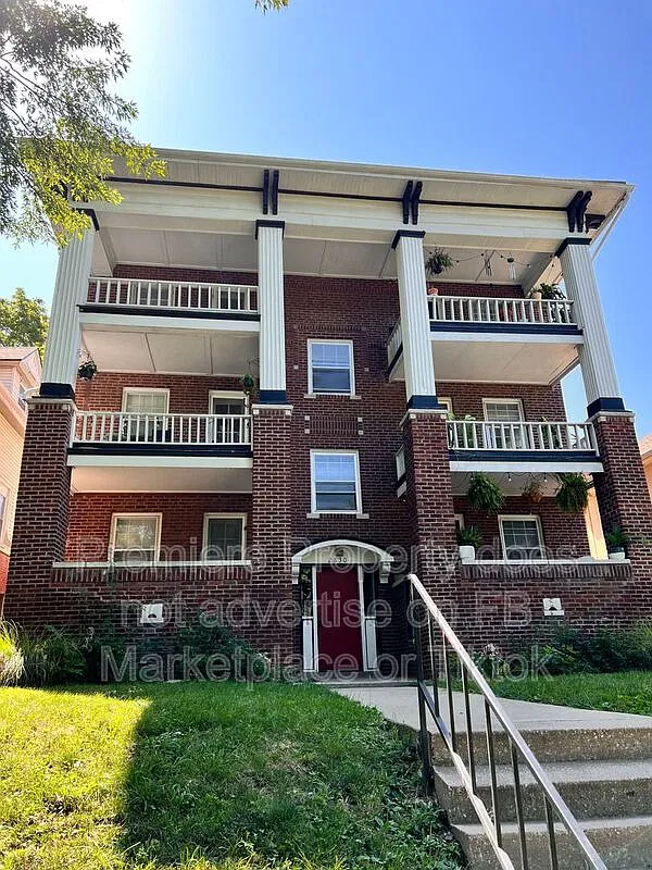 2 bed, 1.0 bath, 800 sqft, $825 — Photo 1