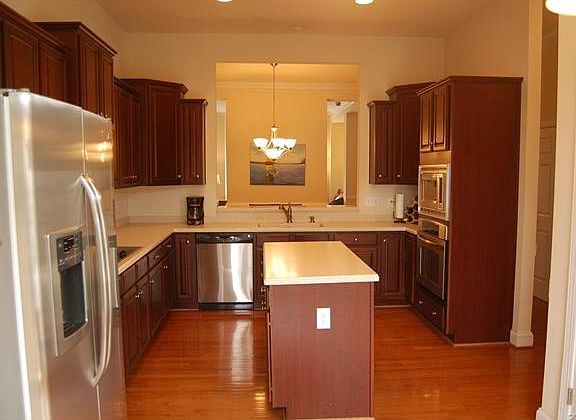 5th image of 1745 W Cary St #0