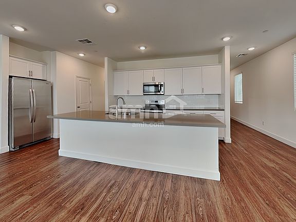 3rd image of 3352 Blodwen St