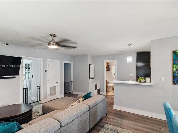 4th image of 2434 Lincoln St