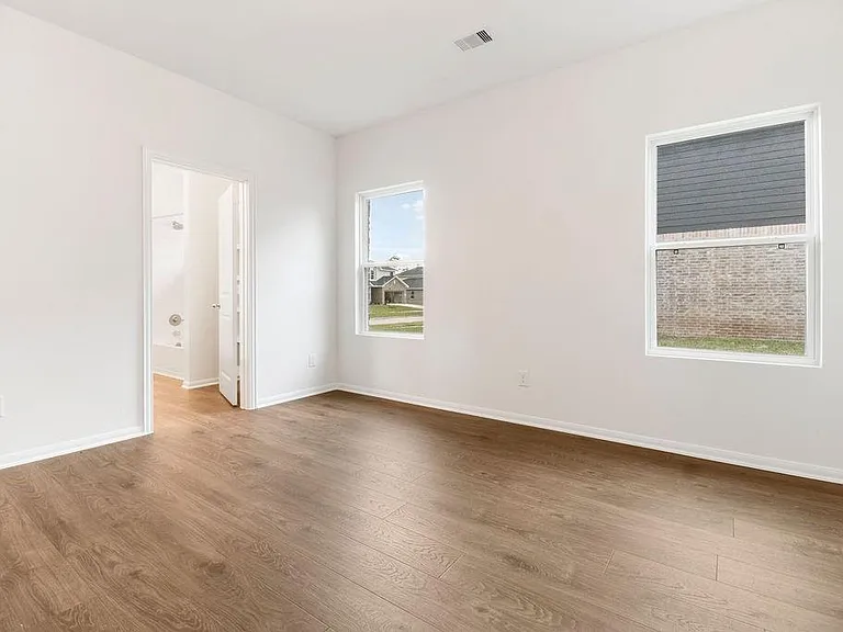 403 Magnolia St — Photo 10