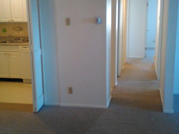 5th image of 637 Highland Park Dr APT G