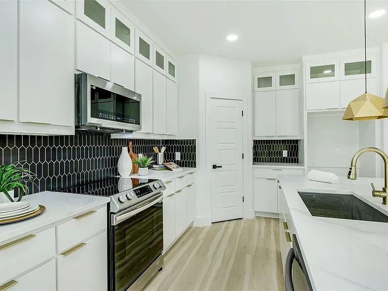 4015 Odessa St — Photo 20