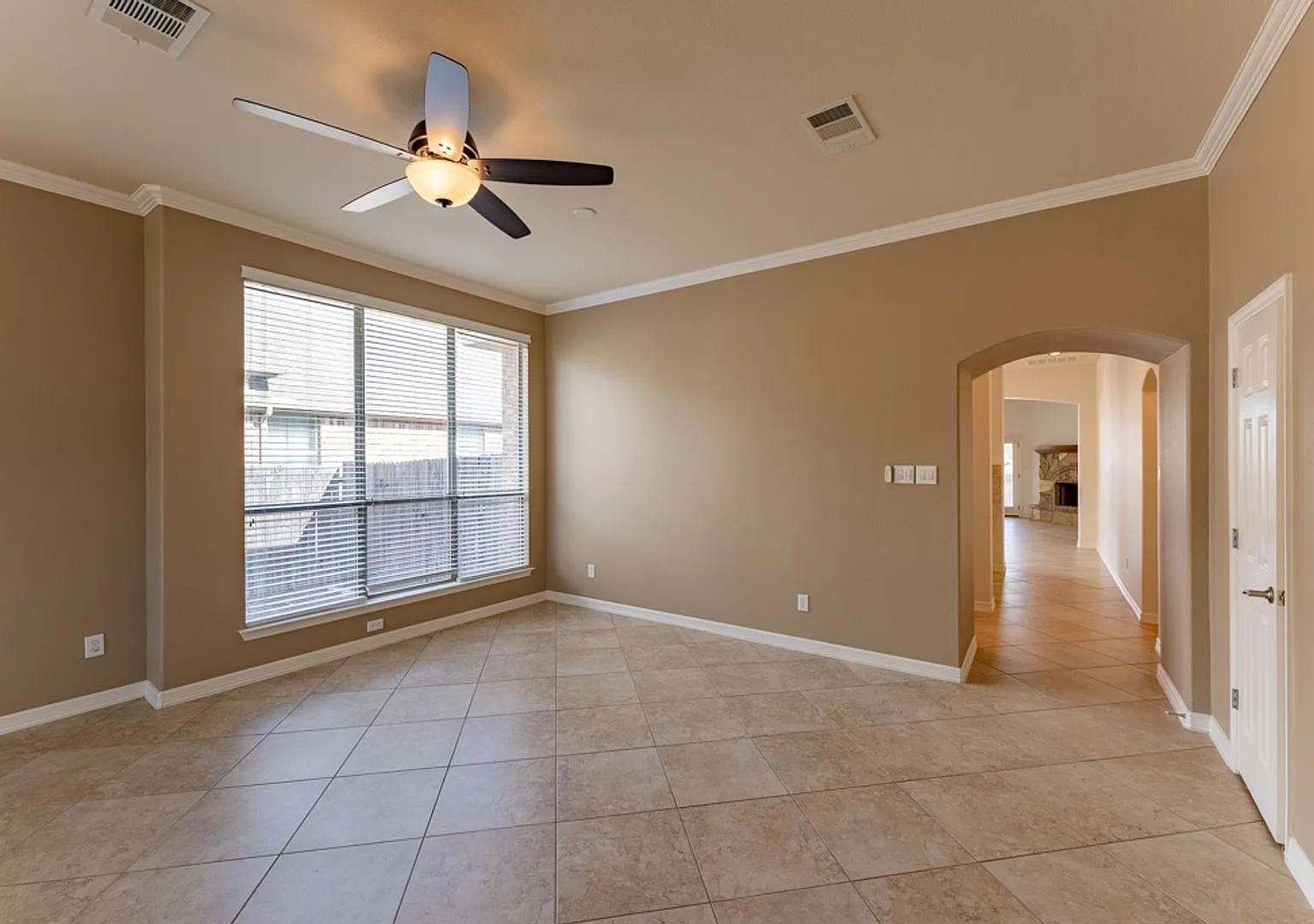 Immense & Well-Kept 3bd/2ba in Pflugerville! — Photo 4