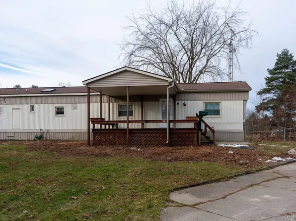 5357 Sherbrooke Ct, Lapeer, MI 48446