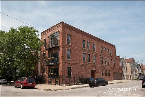 1226 W Huron St #101 Photo 1