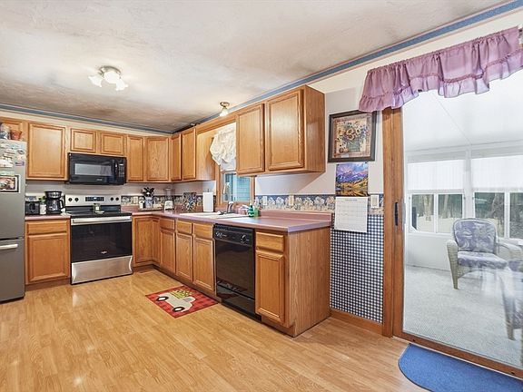 4th image of 305 Shag Bark Rd