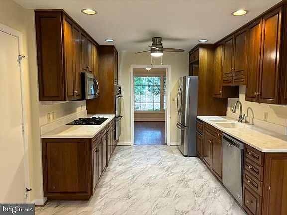 5th image of 2611 E Meredith Dr