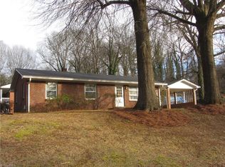 521 Stokesburg Rd, Walnut Cove, NC 27052