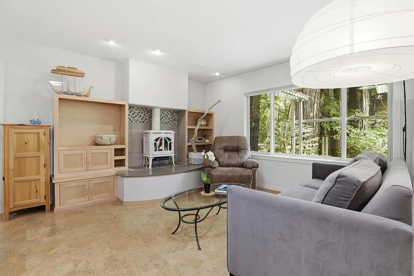3 bed, 1364 sqft, $4,400 — Photo 3