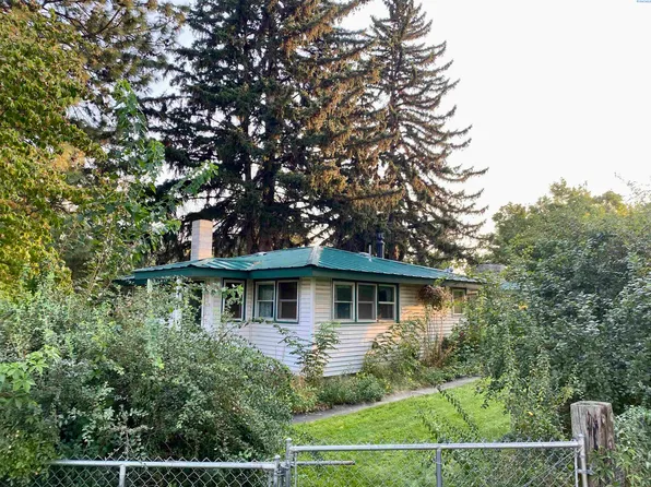 1290 W Sunset Dr, Burbank, WA 99323