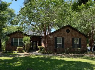 614 Ravenwood Dr, Arlington, TX 76013