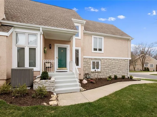 12061 Connell Dr, Overland Park, KS 66213