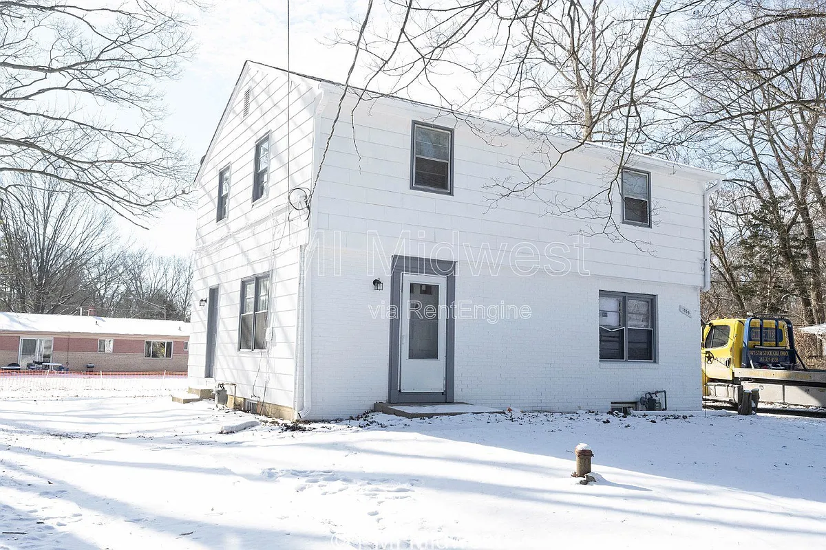Building Photo - 1857 W 60th St
