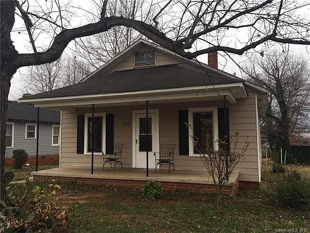 1st image of 151 Woodlawn Dr