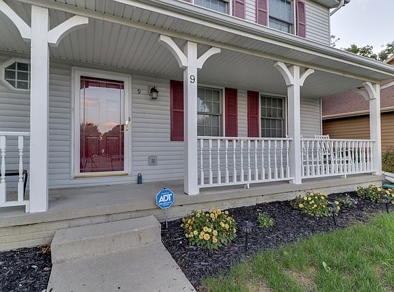 2nd image of 9 Fountain Lake Ct