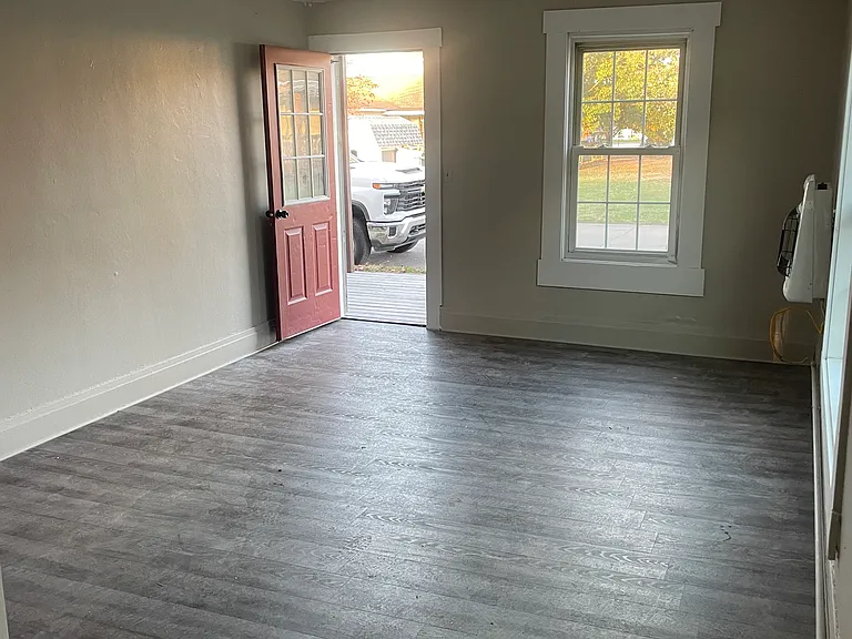 108 Miller St #1 — Photo 4