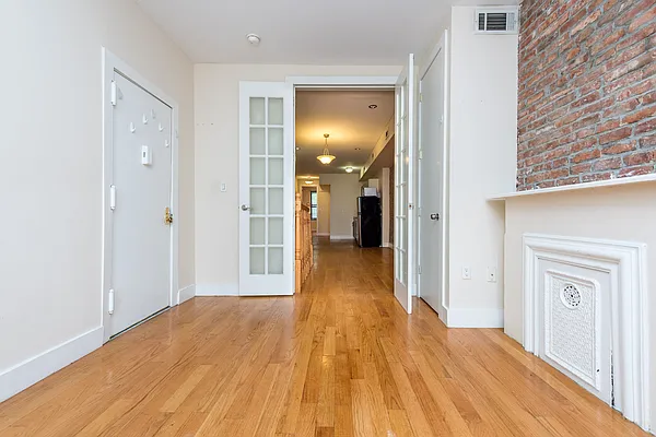 Rented by Nooklyn NYC LLC | media 20