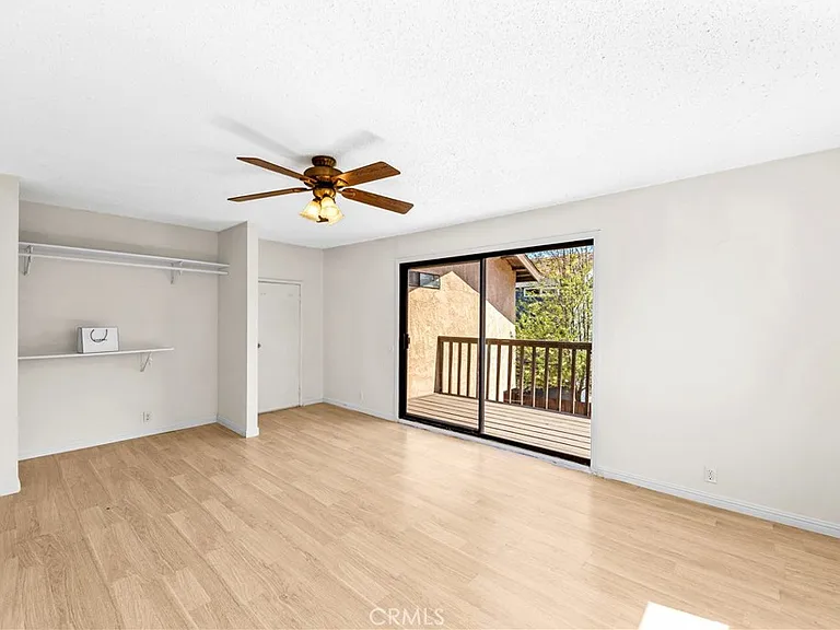1407 Lakeside Ln — Photo 59