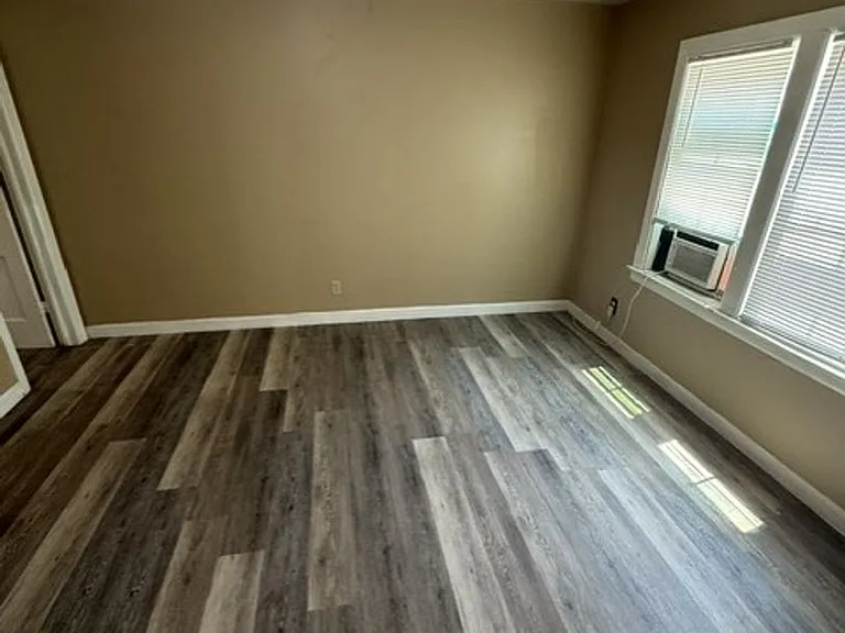 524-528 S University Blvd — Photo 7