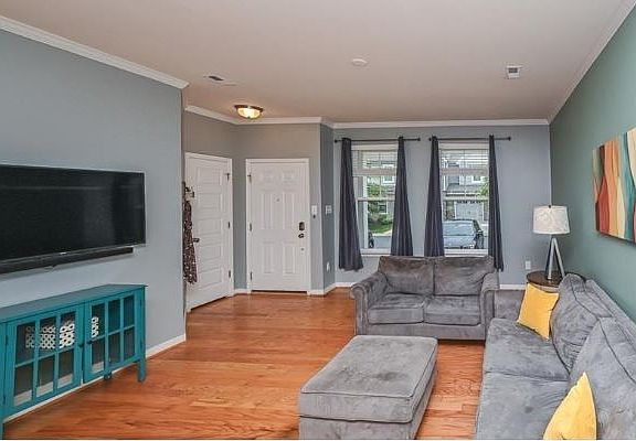 3rd image of 8013 Rutland Village Dr #8013