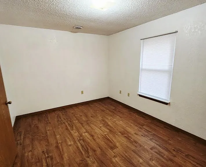236 Ashwood Dr #C — Photo 5