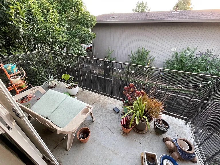 608 Adams St #4 — Photo 15