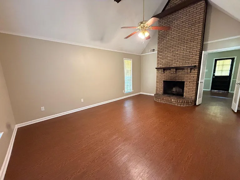 4311 Springwind Rd — Photo 6