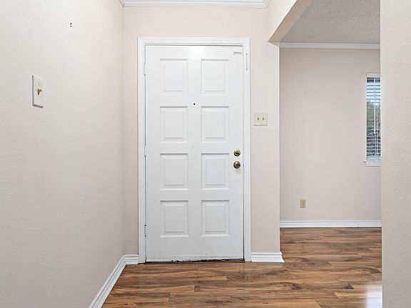 5th image of 4421 Memorial Dr