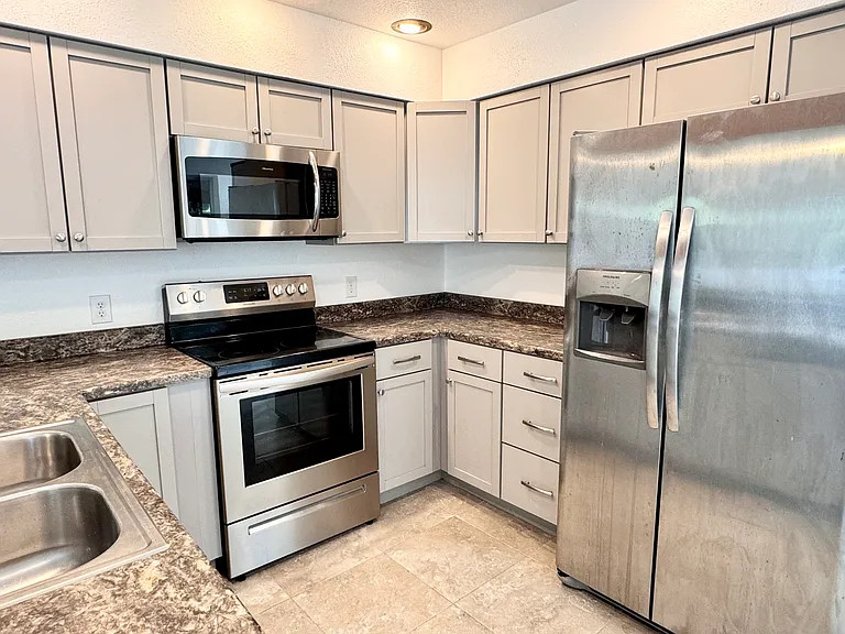 921 Bradleys Bnd — Photo 7
