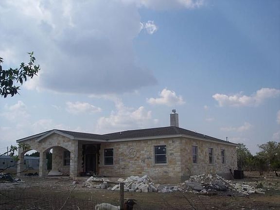 2nd image of 401 Phillip Ln