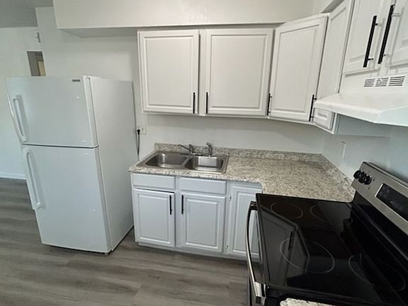 2nd image of 3361 Brussels St #2