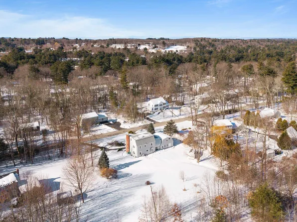 26 Devonshire Lane, Londonderry, NH 03053