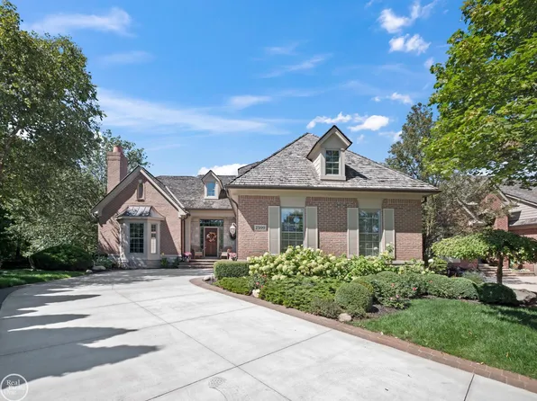 2599 Summerlin Ct #29, Rochester, MI 48306