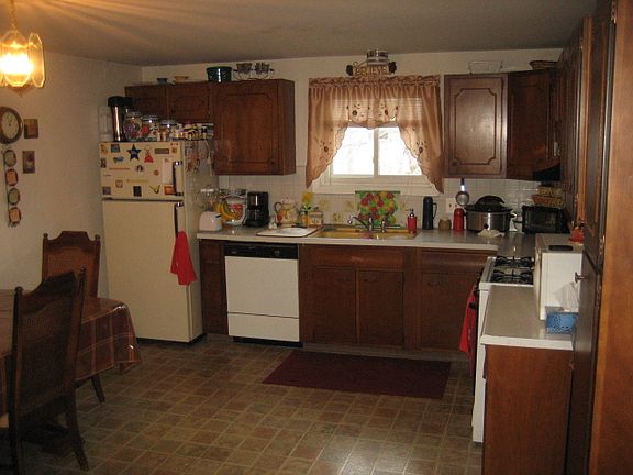 3rd image of 320 Cleveland Dr