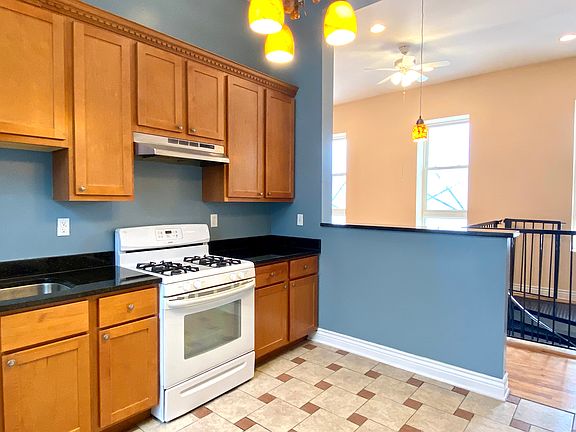 3rd image of 2649 W North Ave APT 2R