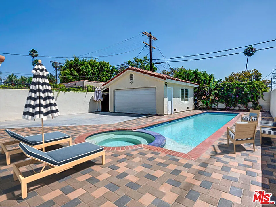 3 bed, 2.0 bath, 1608 sqft, $7,500 — Photo 3