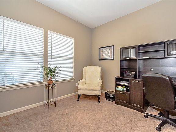 4th image of 1163 Jasmine Dr