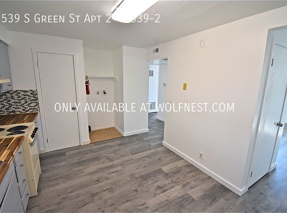 3rd image of 1539 S Green St APT 2-1539-2