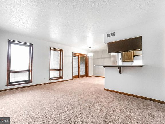 3rd image of 44763 Woodlake Ct Unit 7A