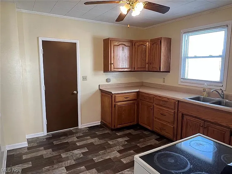 1127 Minerva Ct NW — Photo 4
