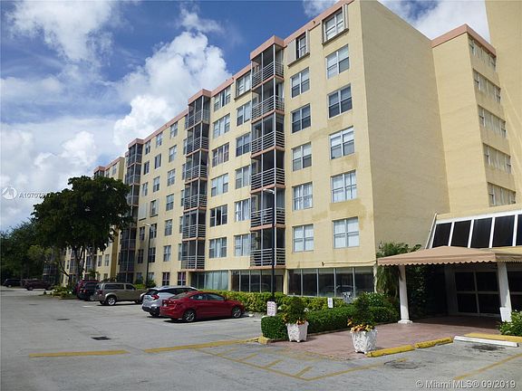 5th image of 17890 W Dixie Hwy APT 405